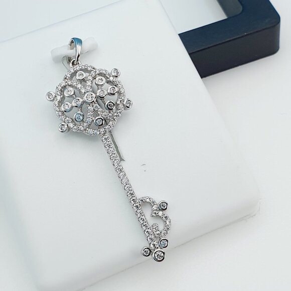 "925 Sterling Silver Cubic Zirconia Pendant, UU1P6A6049 - Picture 1 of 9